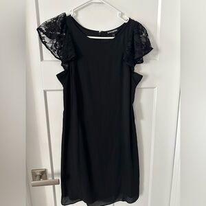 Lace sleeve express dress